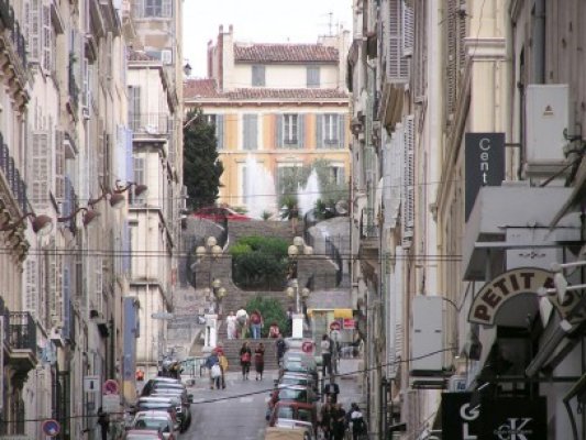 Guvernul a decis rechemarea consulului general al României la Marsilia